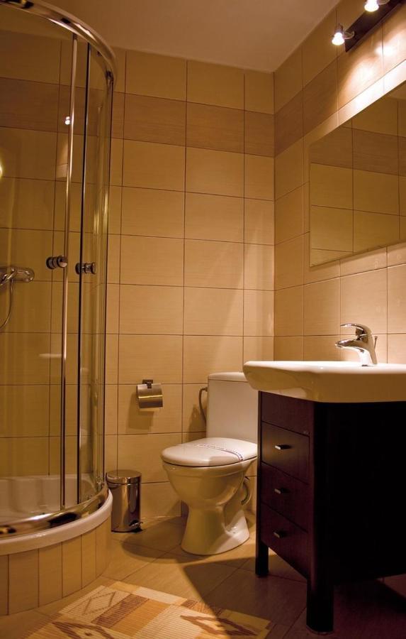 Hotel Pojezierze Neustettin Zimmer foto